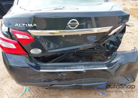 2017 Nissan Altima 2.5 S z USA, uszkodzony, nr VIN 1N4AL3AP4HC130694